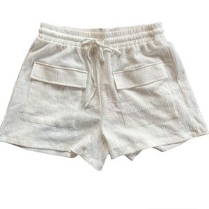 white light weight crepe comfy summer shorts size large NWT beach wear